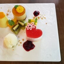 ＭＡＲＩＮＥ ＴＯＷＥＲ ＷＥＤＤＩＮＧの画像｜試食のデザート