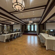 東京　九段会館テラス（登録有形文化財）の写真｜鳳凰