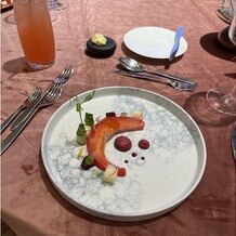 ヒルトン広島の写真｜前菜でサーモンが出てきた。美味しいの一言。