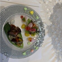 シャトー・ドゥ・フェリシオンの写真｜前菜とメインの料理