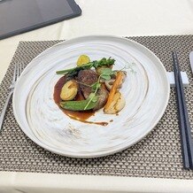 ＭＡＩＳＯＮ ８（メゾンエイト）の画像｜新婦側のメイン料理。お肉は中まで火を通して頂きました。中まで火を通してもお肉が柔らかかったです。