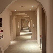 Hilltop Resort YAMANOUE（ヒルトップリゾート 福岡内）の写真｜ドレスの更衣室も素敵な雰囲気
ここでも写真撮りたいです！