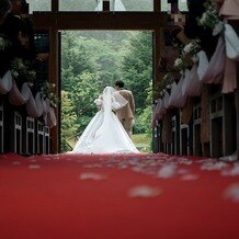 天空の桝水高原教会の写真｜退場する際、カメラマンさんが撮影した写真です。