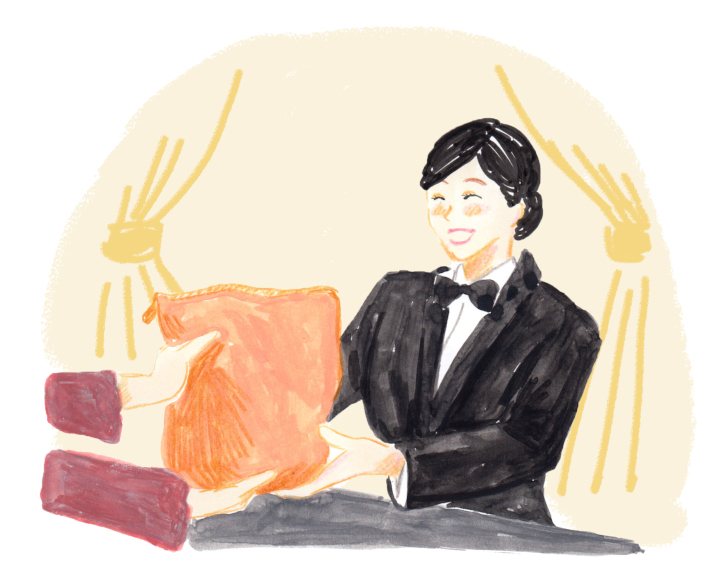 サブバッグはクロークに預ける