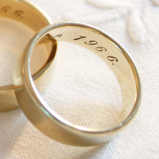 婚約指輪と結婚指輪の刻印