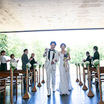 星野リゾート　トマム 水の教会：会場のホームページや実際に結婚式をした人のSNSを参考に。会食ではささやかでも演出を取り入れてみて