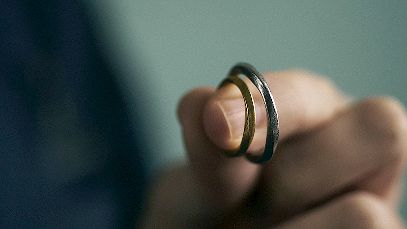 フォルム×質感でシンプルでも自分らしく