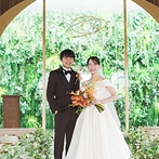 アクアテラス迎賓館  新横浜：新幹線が停車する新横浜駅から徒歩1分。演出の自由度の高さや、チャペルのナチュラルな雰囲気が魅力