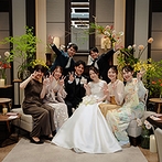 軽井沢プリンスホテル　フォレスターナ軽井沢：ソファスタイルでゲストと交流するアットホームな時間。地産地消の料理のおもてなしにもこだわった