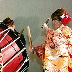 ＡＮＡクラウンプラザホテル秋田：ふたりらしくアレンジした会場で、秋田ならではのお祭り「竿燈」演出！賑やかな祭り囃子が響き渡った