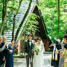 星野リゾート 軽井沢ホテルブレストンコート:大切な人だけを招くからこそ叶う、ていねいな時間に笑顔あふれるウエディング