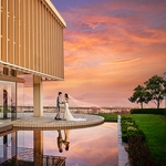 ノートルダム広島 Notre Dame HIROSHIMA：空・海・緑に包まれた特等席。広島市街と瀬戸内海を一望する大人花嫁のための上質空間