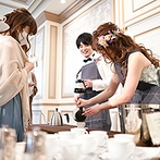 ホテルモントレエーデルホフ札幌：カフェで過ごしているようにゲストにリラックスしてもらいたい。ふたり自らコーヒーを淹れておもてなし