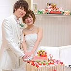 アニヴェルセル 大阪：3月3日の結婚式にふさわしく、『ひな祭り』がテーマ。こだわり抜いて決めた料理もゲストの笑顔を引き出した