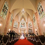 マリエカリヨン名古屋：壮麗なステンドグラスが輝く大聖堂で、少人数の結婚式も華やかに。駅近、料理、対応など全てが魅力的