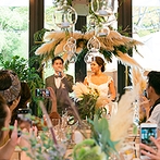 迎賓館：パンパスグラスとドライフラワーがメインの装花、自然な風合いのアースカラーが彩る【Autumn wedding】