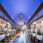 ホテル メルパルクＮＡＧＯＹＡ：【コスパ＆演出＆衣裳も大満足！】青い光が彩るチャペル＆選べる会場で憧れを叶えて