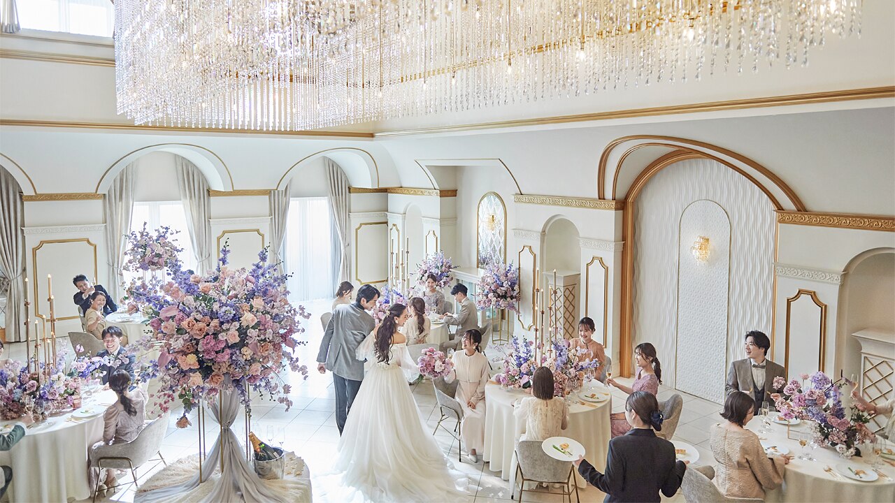 アニヴェルセル 白壁のおすすめスタイルの写真3-1