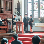 ＳＴ. ＭＡＲＧＡＲＥＴ　ＷＥＤＤＩＮＧ（セント・マーガレット　ウエディング）：長い歴史を紡ぐ神秘的な大聖堂で誓った後は、空の下でゲスト参加型のアフターセレモニーを楽しんだ