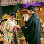 ホテルニューオータニ：お世話になった家族や親族への感謝を胸にのぞんだ神前式。日本の伝統が息づく儀式の数々も印象に残った