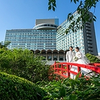 ホテルニューオータニ：幅広い年齢層のゲストを手厚くもてなせる上質なホテル。海外のようなレッドローズガーデンに一目ぼれ
