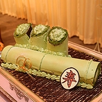 ロイヤルガーデンパレス 柏 日本閣：和のオリジナルケーキ入刀はゲストの注目の的に。卓上イルミネーションの演出で会場の一体感が高まった