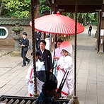 響 風庭 赤坂（HIBIKI）：ご縁を感じた「赤坂氷川神社」で行う、格式高い神前式。雅楽の生演奏が厳かに響く記憶に刻まれるひと時に