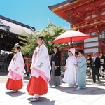 八坂神社　常磐新殿：1300年の由緒ある国宝『八坂神社本殿』で行う、家族を繋ぐ和の本格婚儀