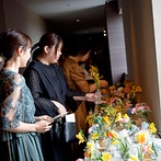 日本平ホテル：ゲストが参加して楽しめるイベントなどを取り入れた。ふたりの感謝の想いが伝わる、笑顔いっぱいの披露宴