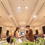 赤坂 アプローズスクエア迎賓館：自分たちの結婚式の映像は二度と撮れないもの。プロのカメラマンに撮影をオーダーし、輝く思い出を残そう