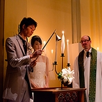 赤坂ル・アンジェ教会：ふたりが出会い、1つの家族になる。両家の両親も参加したキャンドルのセレモニーで、改めて家族の絆を実感