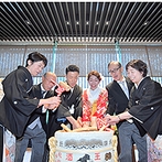 三瀧荘：両家両親と共に鏡開きを行って日本酒で乾杯！伝統を受け継ぐ老舗料亭の懐石料理もゲストに大好評だった