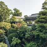辻家庭園　～前田家家老旧横山家迎賓館～（金沢市指定文化財）：100年の歴史息づく金沢の名勝を舞台に、四季折々の庭園美が包む穏やかな一日
