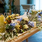 Flairge 桜坂（フレアージュ　桜坂）：家族と共通の友人ばかりのくつろぎのパーティ。こだわりの装花が創り出す世界観に、ゲストもうっとり