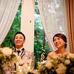 ＶＩＬＬＡＳ　ＤＥＳ　ＭＡＲＩＡＧＥＳ　軽井澤（ヴィラ・デ・マリアージュ　軽井澤）：新緑の美しい軽井沢で、ゲストとくつろぐ結婚式。大階段やガーデン、そしてスタッフの対応の良さで即決！