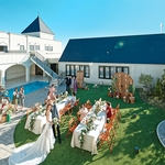 シャトー　ラ・パルム・ドール：【県内送迎付き】約6300坪の空間を貸切！白亜の邸宅で叶えるお城と森のウエディング