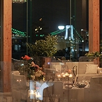ララシャンスガーデン　東京ベイ：ベイサイドの絶景を望む貸切空間。ゲストをおもてなしするのにふさわしい設備や料理などがポイント