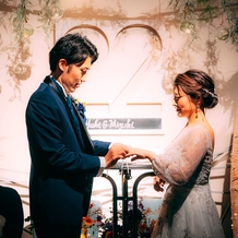 ＣＡＦＥ＆ＷＥＤＤＩＮＧ２２：大切なゲストと近い距離で楽しむ、自由で形式ばらないカフェウエディング