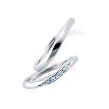 ジュエリーサカグチ:【ローブドゥマリエ】希少なピンクダイヤモンドのグラデーションが美しい結婚指輪
