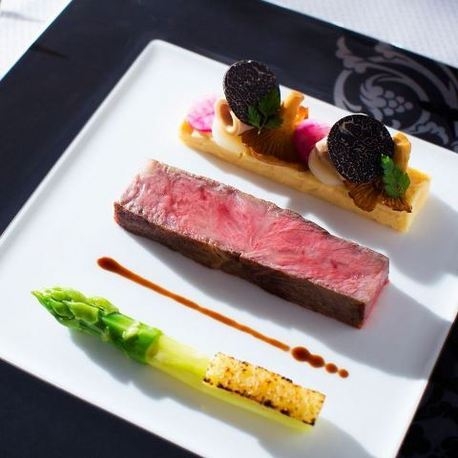 ホテル阪急インターナショナル：初めてでも安心♪絶品国産牛コース×感動挙式×上質サービス体験