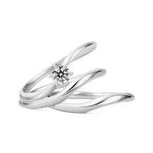 【アリエッタll】そよ風をイメージしたウェーブラインの婚約指輪