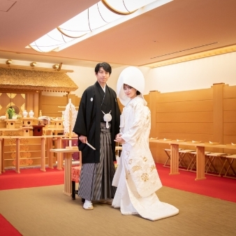 ＫＫＲホテル東京：【和婚】憧れの白無垢や色打掛けで挙式／皇居の緑に和装が映える