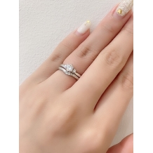 Ishigami　Bridal／イシガミブライダル:細身のＶラインが薬指を美しくみせる結婚指輪　カフェリング【シェリ】
