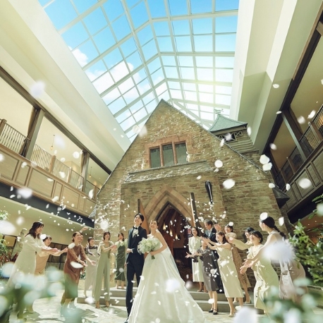 ホテルモントレ グラスミア大阪:【ステンドグラス煌めく憧れ大聖堂*】パノラマビューの世界観へ