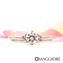 MAGGIORE アートダイヤモンド（マジョーレ）:【マジョーレ】さりげないピンクが大人花嫁のこだわりを演出してくれるエンゲージ