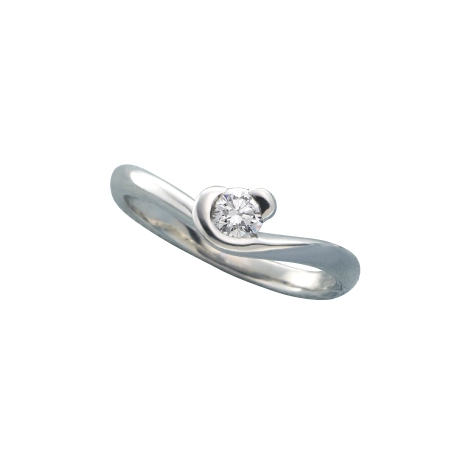 可愛いブランドno1デザインの愛らしいハートフレーム型の婚約指輪 Sakai Rose Vie サカイ アンド ローズ ヴィ ゼクシィ