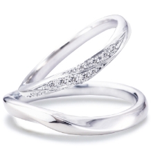 ダイヤを豪華に使用したキラキラ好き花嫁にお勧め★プラチナ結婚指輪ペア18万円