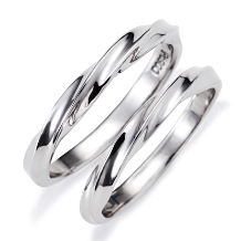 男女ともに人気のプラチナ結婚指輪が２本で15万6千円！【美輪宝石】
