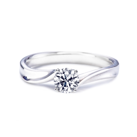 美輪宝石:日常使いにお勧め！シンプルエレガントラインのダイヤ0.3ct婚約指輪が24万円！