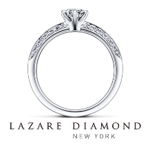 ラザール ダイヤモンド ブティック:【グレース】神々しい輝きを放つサイドメレが魅了する、 端正なエンゲージリング。